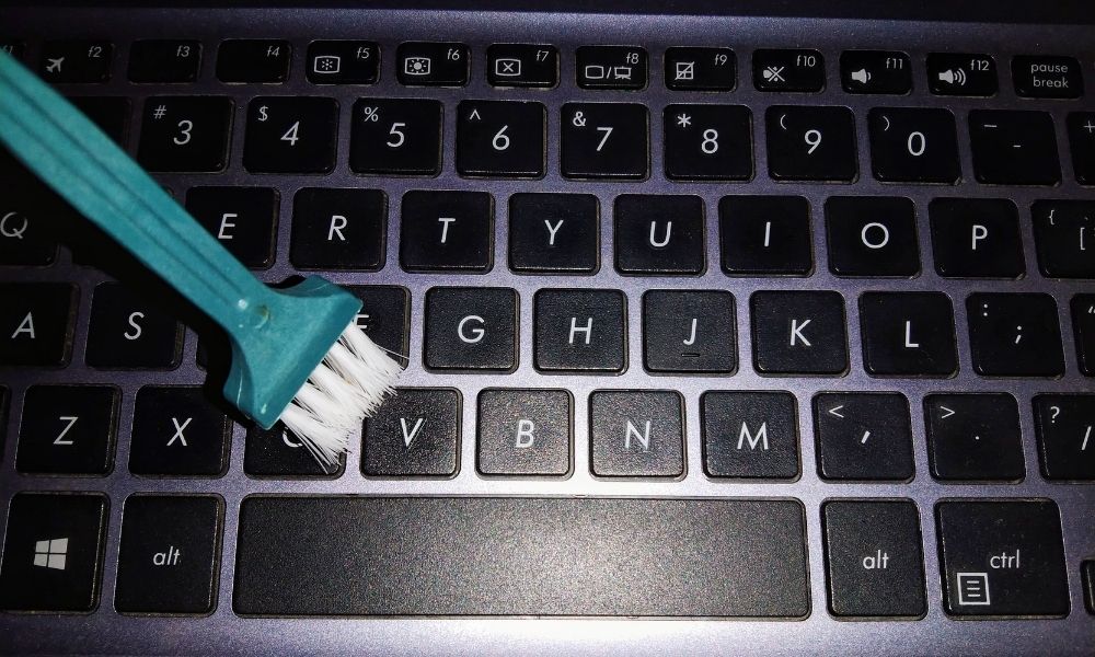 Clean Laptop Keyboard